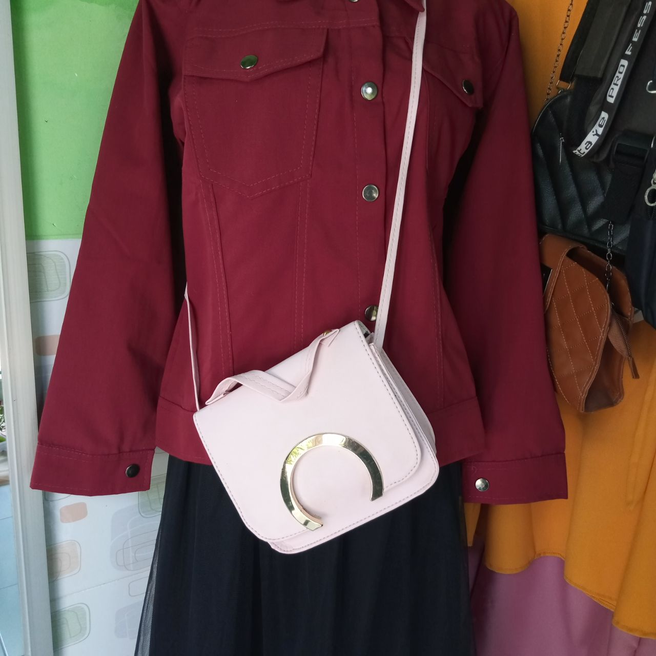 ini adalah Tas Yuyu Pink, size: 22 cm x 18 cm, material: synthetic, color: pink, brand: taselyuindonesia, age_group: all ages, gender: female