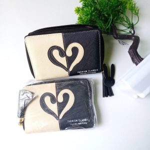 ini adalah Dompet Igna Hitam, size: 13cm x 8 cm, material: synthetic, color: black, brand: ignadompetindonesia, age_group: all ages, gender: female