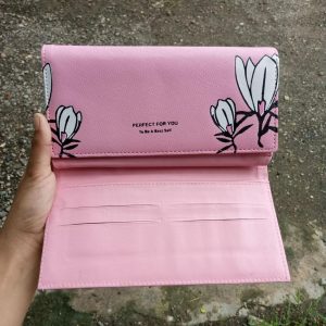 ini adalah Dompet Yuki Pink, size: 20cmx12cm, material: synthetic, color: pink, brand: yukidompetindonesia, age_group: all ages, gender: female