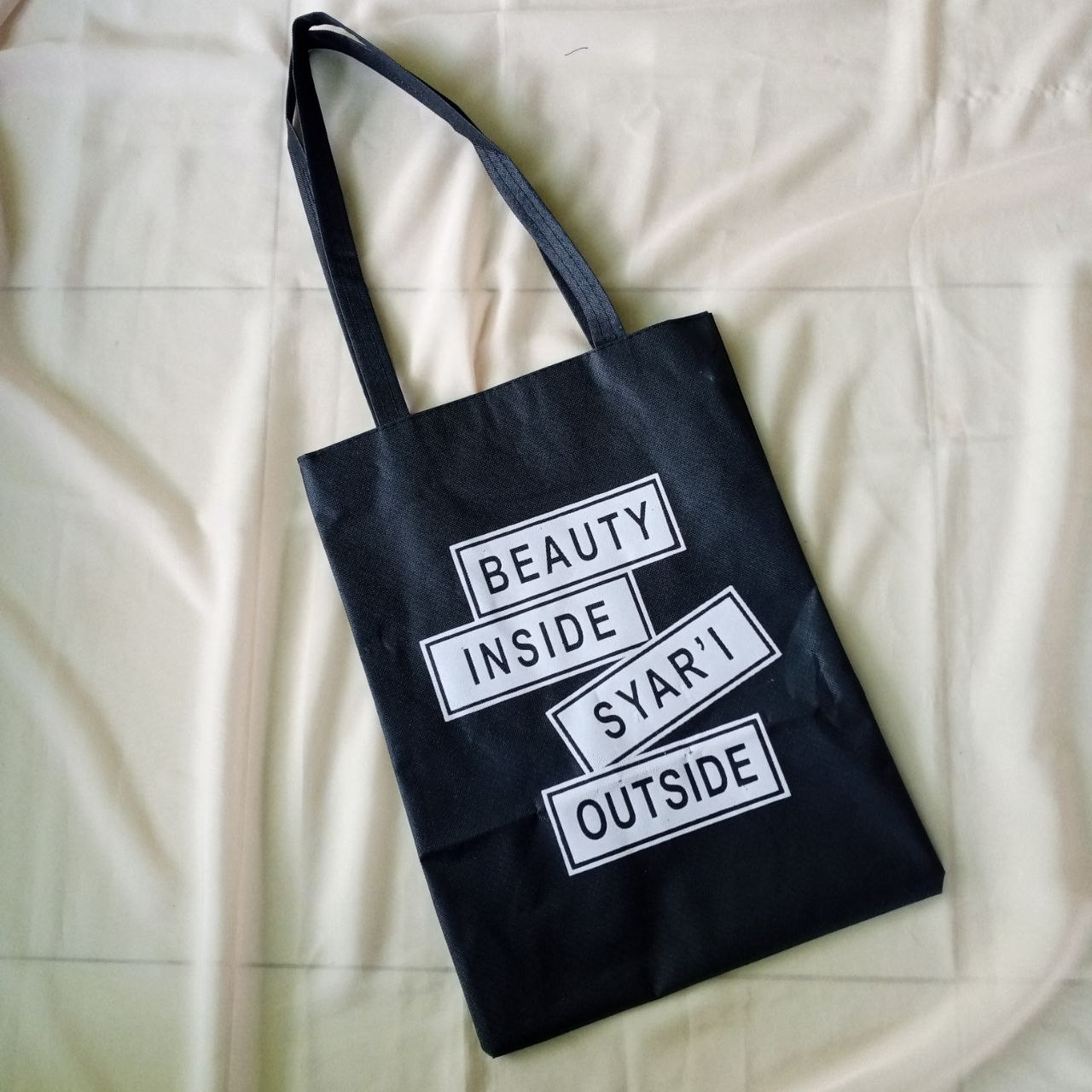 ini adalah Totebag Beauty, size: 40cm x 35cm, material: synthetic, color: chocholate, brand: totekanorindonesia, age_group: all ages, gender: female