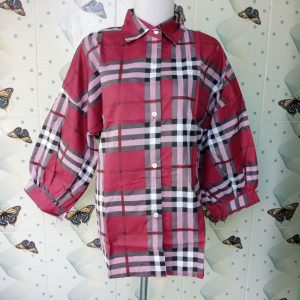 ini adalah Kemeja Kotak Marun, size: LD 100 cm, material: cotton micro, color: maroon, brand: kemsquareknor, age_group: all ages, gender: female