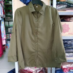 ini adalah Kemeja Polos Wanita Army, size: LD 98 cm, material: cotton, color: green army, brand: kempoloskanor, age_group: all ages, gender: female