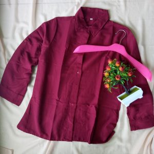 ini adalah Kemeja Wanita Polos Marun, size: LD 98 cm, material: cotton, color: maroon, brand: kempoloskanor, age_group: all ages, gender: female