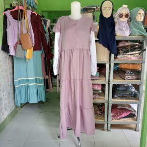 ini adalah Gamis Ayu Mauve, size: LD 100, material: mosscrepe, color: mauve, brand: Gamisayukanor, age_group: all ages, gender: female