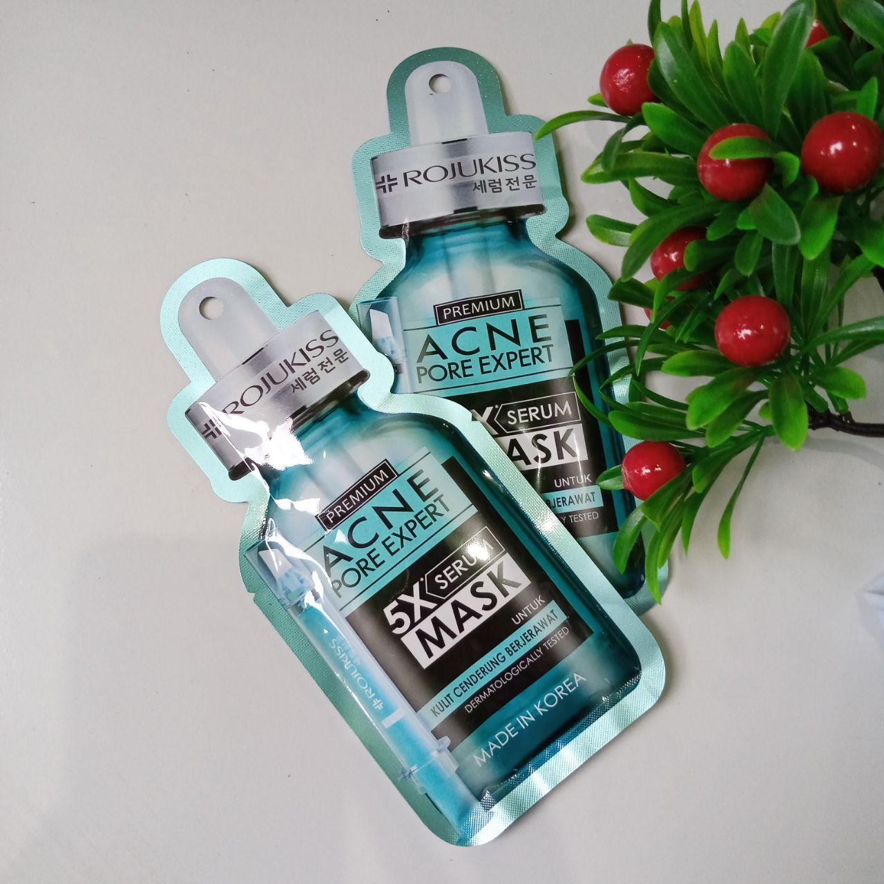 ini adalah Acne Pore Expert 5x Intensive Mask, brand: rojukiss, age_group: all ages, gender: female