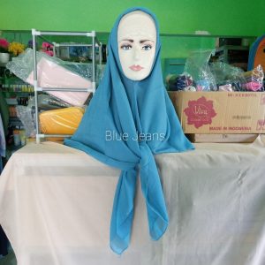 ini adalah Bella Square Blue Jeans, size: 115 cm x 115 cm, material: Polycutton, color: Biru, brand: Bella, age_group: teen, gender: female