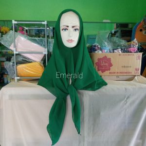ini adalah Bella Square Emerald, size: All Size, material: Polycutton, color: Emerald, brand: Bella, age_group: teen, gender: female