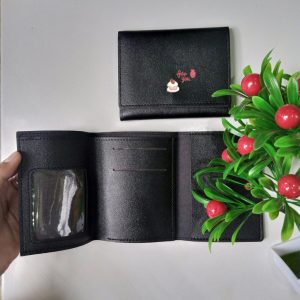 ini adalah Dompet Cake Hitam, size: 11 cm x 9.5 cm, material: synthetic, color: black, brand: Dompetcakekanor, age_group: all ages, gender: female