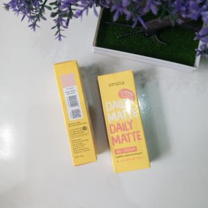 ini adalah Emina Daily Matte BB Cream 01 Light, color: Cream, brand: Emina, age_group: all ages, gender: female