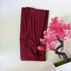 ini adalah Jilbab Sport Marun, size: 23cmx54cm, material: jersey, color: maroon, brand: Jilbabsportkanor, age_group: all ages, gender: female