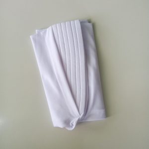 ini adalah Jilbab Sport Putih, size: 23cmx54cm, material: jersey, color: white, brand: Jilbabsportkanor, age_group: all ages, gender: female