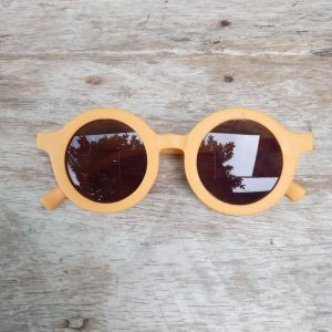 ini adalah Kacamata Anak Polos Kuning, size: 11.5cm,4.5cm,1.2cm, material: plastic, color: yellow, brand: Aksesorianakkanor, age_group: kids, gender: unisex