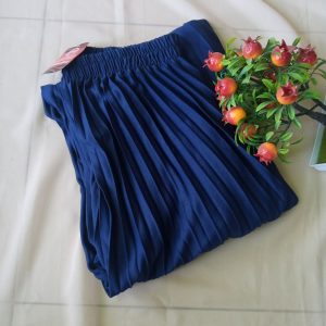 ini adalah Kulot Plisket Navy, size: L. Pinggang : 80 - 110 cm P.Celana : 87 cm, material: Jersey, color: Nevy, brand: Bajuwanitakanor, age_group: all ages, gender: female
