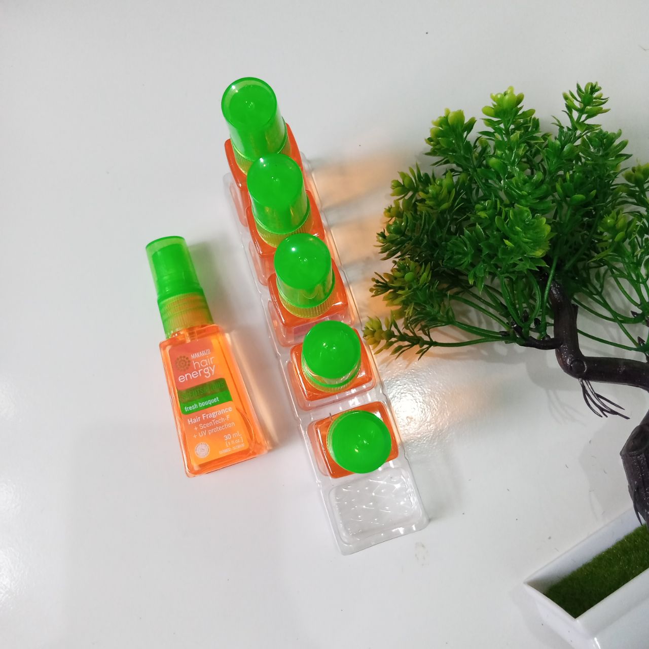 ini adalah Makarizo Hair Fragrance Fresh, brand: makarizo, age_group: all ages, gender: female