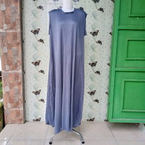 ini adalah Outer Plisket Long Abu, size: LD 122cm, material: jersey, color: grey, brand: outerlongcardy, age_group: all ages, gender: female