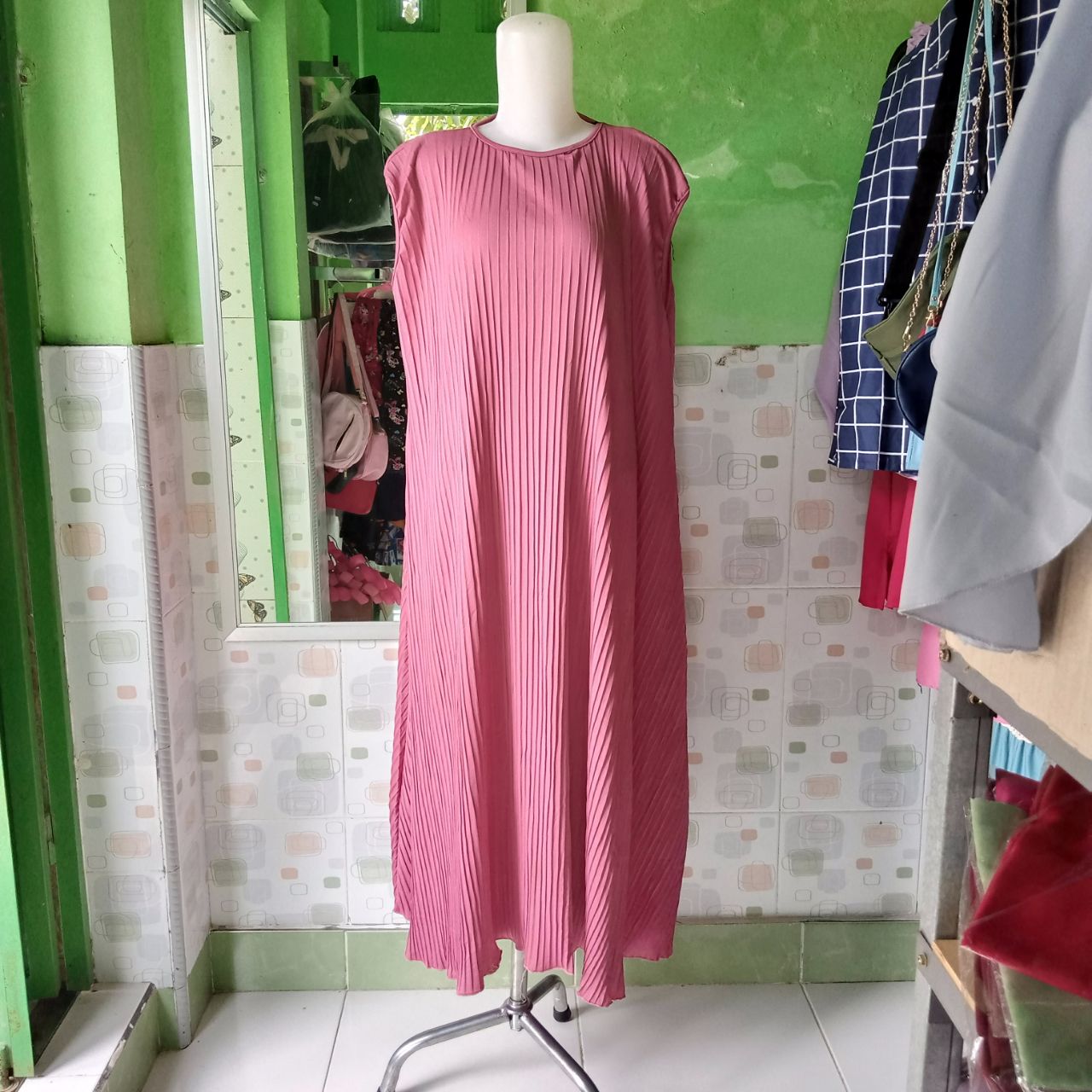 ini adalah Outer Plisket Long Pink, size: LD 122cm, material: jersey, color: pink, brand: outerlongcardy, age_group: all ages, gender: female