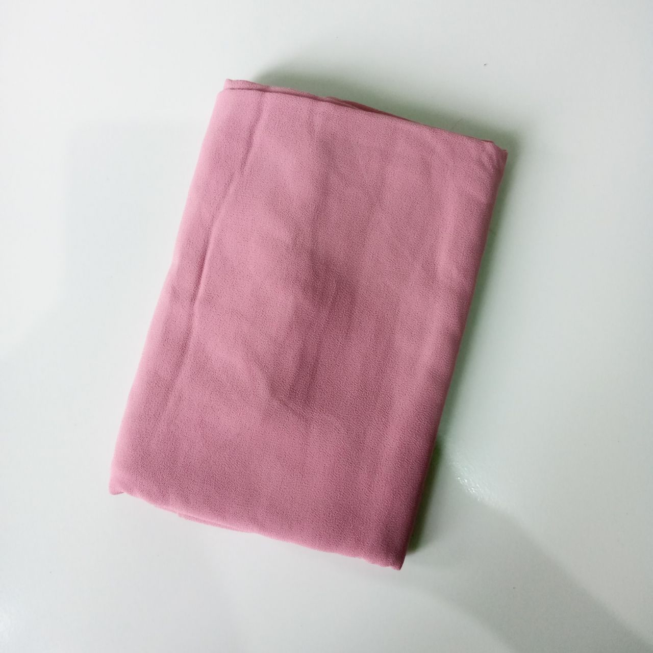 ini adalah Pasmina Inner Dusty, size: 75cmx175cm, material: cotton ceruty, color: pink dusty, brand: Pashminainnerkanor, age_group: all ages, gender: female