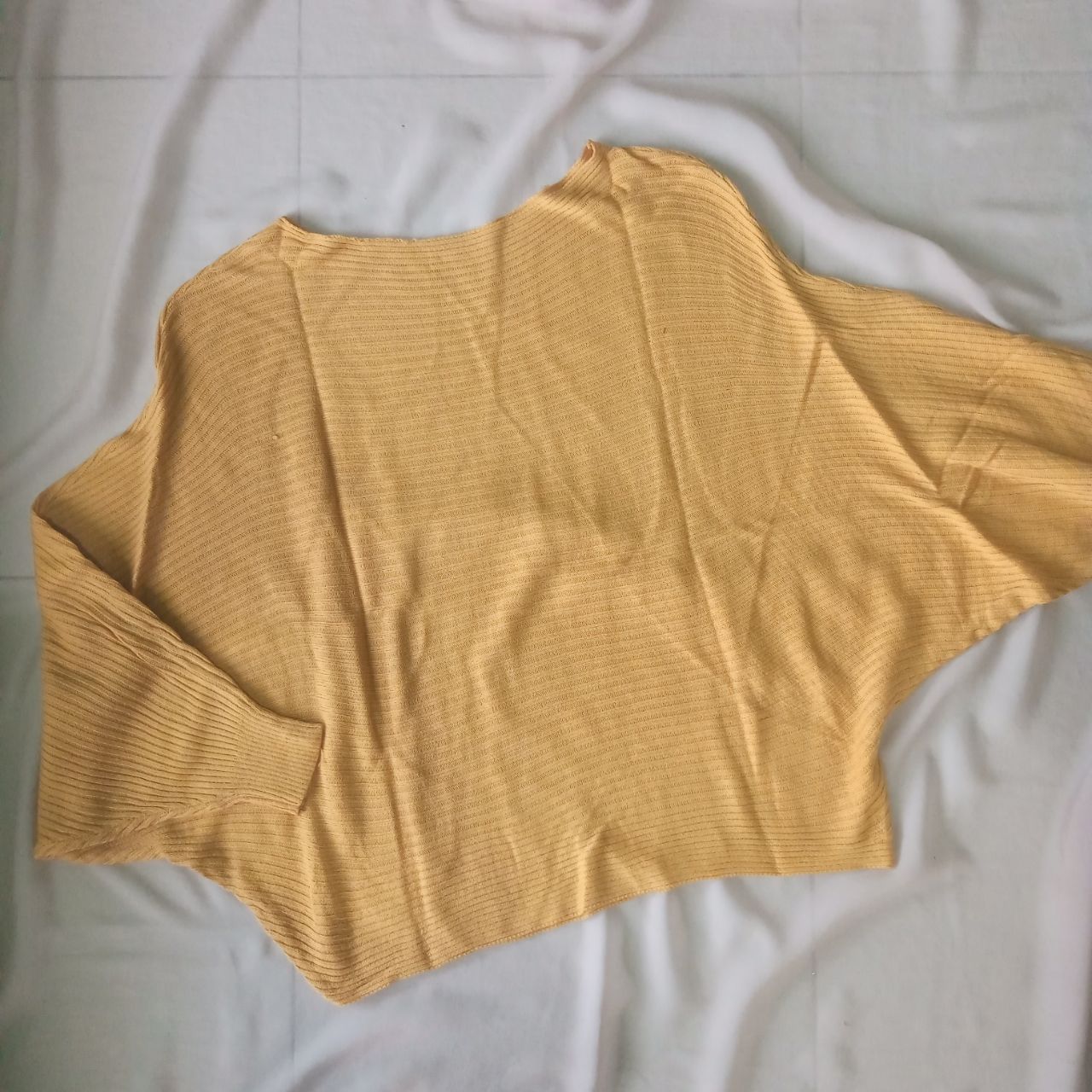ini adalah Rajut Batwing Mustard, size: P66cm, P.lengan 60cm, Lingkar baju bawah 100cm, material: wol, color: yellow mustard, brand: Rajutbatwingkanor, age_group: all ages, gender: female