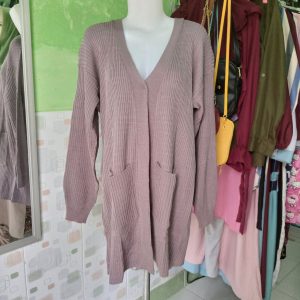 ini adalah Rajut Cardy Belle Burgundi, size: Long 85cm, material: Wol, color: burgundy, brand: Cardy belle kanor, age_group: all ages, gender: female