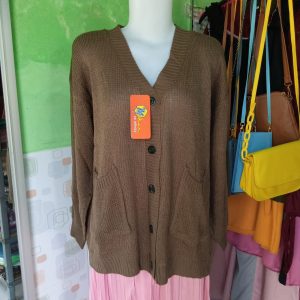 ini adalah Rajut Cardy Merisa Bronze, size: Extra Large, material: wol, color: chocholate bronze, brand: Cardikanor, age_group: all ages, gender: female