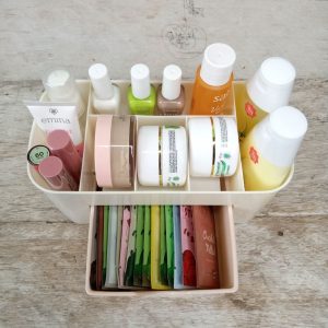 ini adalah Rak Kosmetik Laci, material: PVC, color: white, brand: Organizerkanor, age_group: all ages, gender: unisex