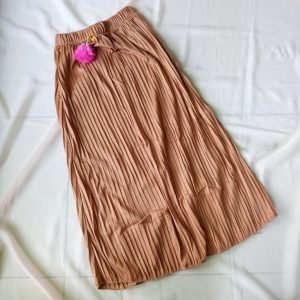 ini adalah Rok Plisket Anak Milo, size: Long 80 cm x LP 22cm, material: Jersey, color: chocholate milo, brand: Bajuanakkanor, age_group: kids, gender: unisex
