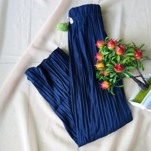 ini adalah Rok Plisket Anak Navy, size: 80cm x 22cm, material: Jersey, color: navy, brand: Rokplisketanakkanor, age_group: kids, gender: female