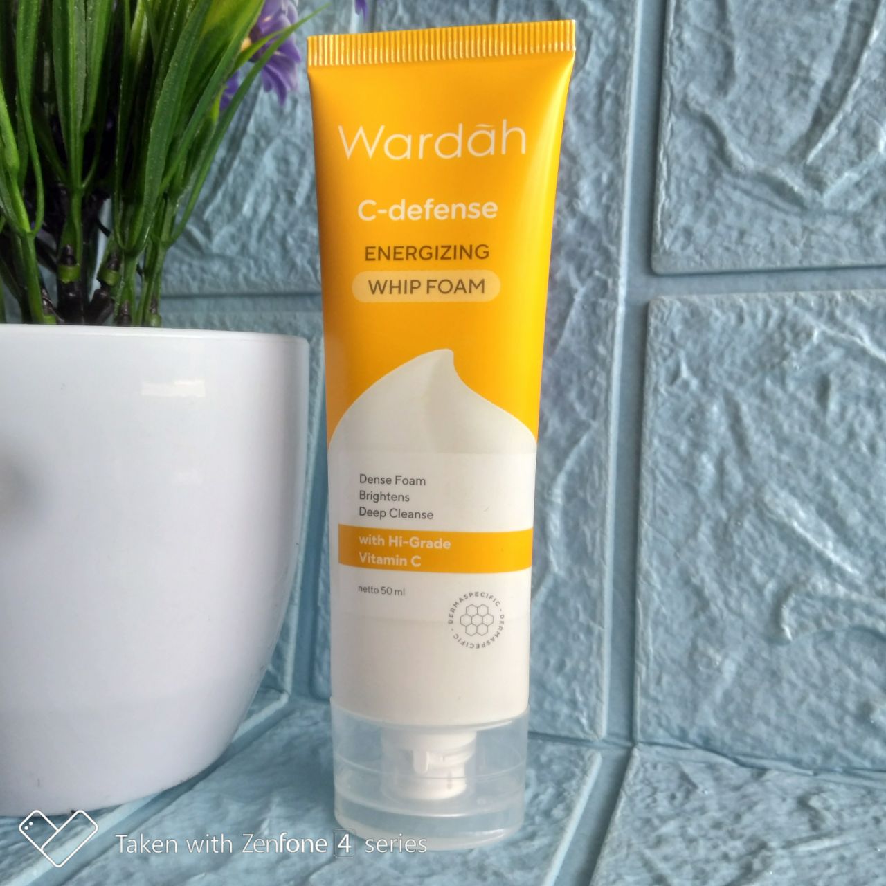 ini adalah Wardah C Defence Whip Foam 50ml, size: 50 ml, brand: Wardah, age_group: all ages, gender: female