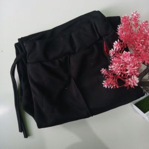 ini adalah Doty Pant Jumbo Hitam, size: All Size, material: Scuba, color: Hitam, brand: Bajuwanitakanor, age_group: teen, gender: female