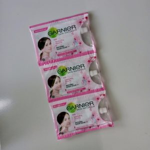ini adalah Garnier Sakura Cream 7ml, brand: garnier, age_group: all ages, gender: female