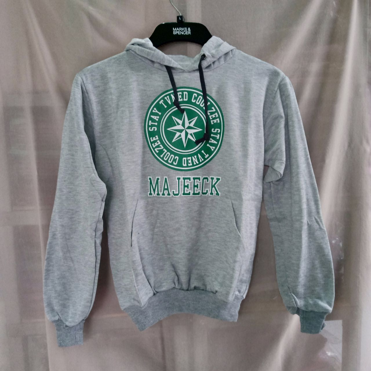 ini adalah Hoodie Malik Abu, size: LD 104cm, material: Fleece, color: grey, brand: Hoodiemalikkanor, age_group: all ages, gender: unisex