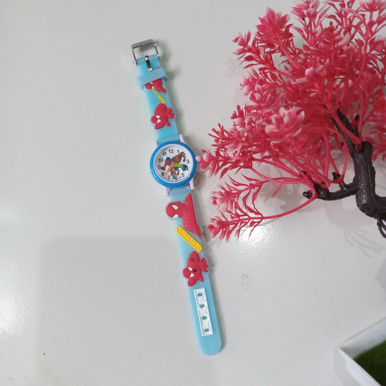 ini adalah Jam Anak Karakter Spiderman, size: 2.8cm, material: rubber, color: blue, brand: Jamanakkarakterkanor, age_group: kids, gender: unisex