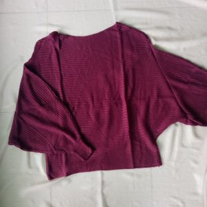 ini adalah Rajut Batwing Maroon, size: P66cm, P.lengan 60cm, Lingkar baju bawah 100cm, material: wol, color: maroon, brand: Rajutbatwingkanor, age_group: all ages, gender: female