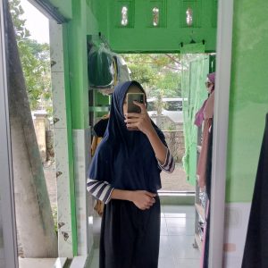 ini adalah Jilbab Sport Jumbo Navy, size: 69cmx80cm, material: jersey, color: navy, brand: Jilbabsportkanor, age_group: all ages, gender: female