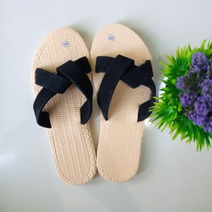 ini adalah Sandal Sue Uk 39 Hitam, size: 39, material: sponge, color: black, brand: Sandalsuekanor, age_group: all ages, gender: female