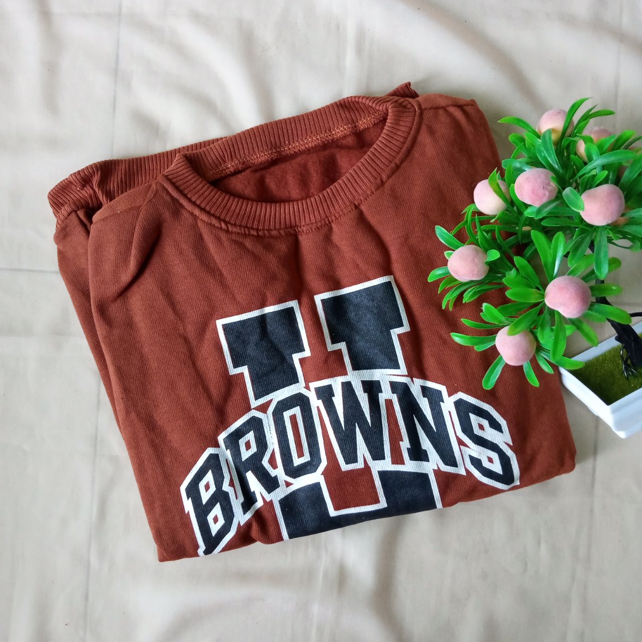 ini adalah Sweater Ubro Coral, size: LD 90cm, Panjang 60cm, material: Fleece, color: coral, brand: Sweaterubrokanor, age_group: all ages, gender: unisex