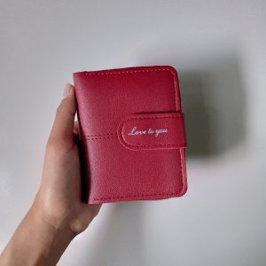 ini adalah Dompet Double Merah, size: 13x9, material: synthetic leather, color: red, brand: Dompetdoublekanor, age_group: adult, gender: female