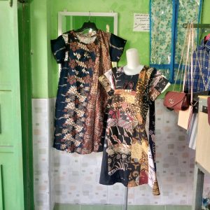 ini adalah Daster Perca Dewasa, size: L, material: Cutton, color: multicolor, brand: Dasterpercakanor, age_group: all adult, gender: female