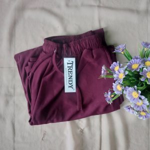 ini adalah Kulot Tren Marun, size: Panjang 90cm, material: wolycrepe, color: maroon, brand: Kulottrenkanor, age_group: adult, gender: female