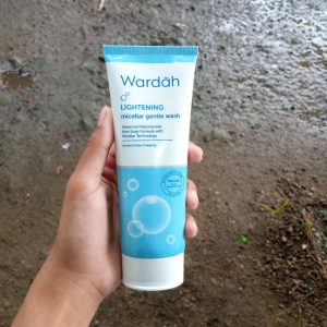 ini adalah Wardah Lightening Micellar Gentle Wash 100ml, brand: Wardah, age_group: adult, gender: female
