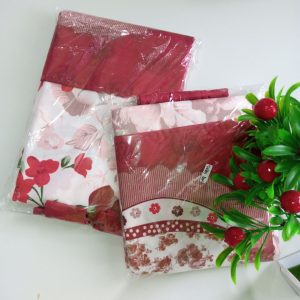 ini adalah Korden Pintu Shabby Merah, size: 62cm x 200cm, material: microtex, color: Red, brand: DekorasiSendiri, age_group: adult, gender: unisex