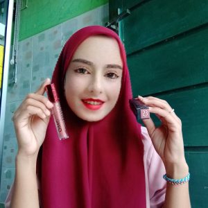 Ini adalah Lipcream OMG 23 brand: Oh My Glam, age_group: all ages, gender: female, capacity: 3.5 ml, ingredients: isododecane,aluminum starch octenylsuccinate,trisiloxane,diisostearyl malate,trimethylsiloxysilicate,silica dimethyl silylate,disteardimonium hectorite,ethylhexyl palmitate,polyglyceryl-6 polyhydroxystearate,propylene carbonate,polyhydroxystearic acid,cyclopentasiloxane,phenoxyethanol,polyglyceryl-6 polyricinoleate,ethylhexylglycerin,caprylyl methicone,dimethicone/vinyl dimethicone crosspolymer,fragrance,aluminum hydroxide,triethoxycaprylylsilane,simmondsia chinensis (jojoba) seed oil,tocopheryl acetate,tocopherol,ascorbyl palmitate. may contain: ci 77491,ci 77891,ci 77492. ci 15850:1,ci 77499,ci 15850,ci 15850:2,